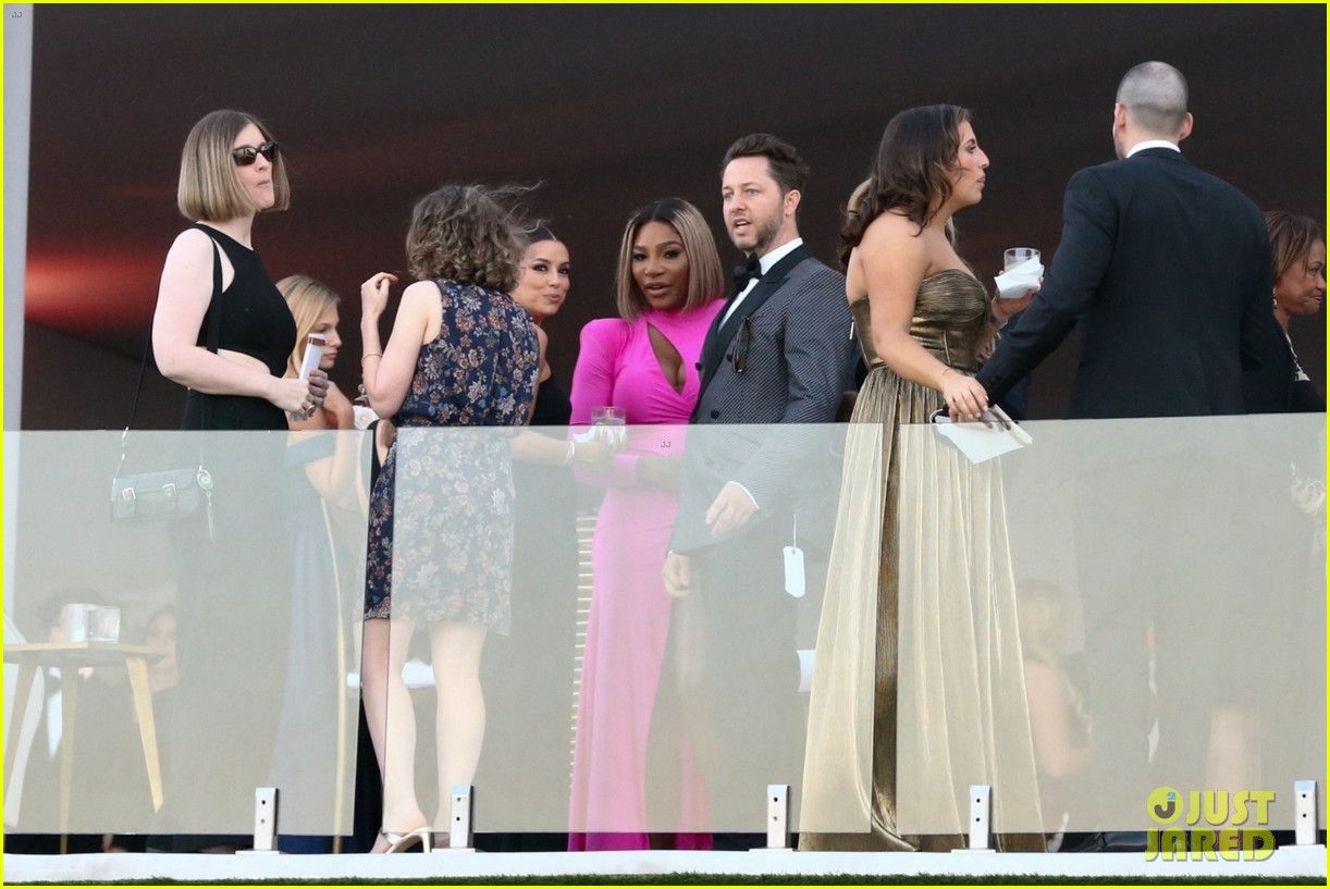 serena-venus-williams-go-glam-for-brooklyn-beckham-nicola-peltzz-wedding-12.jpg